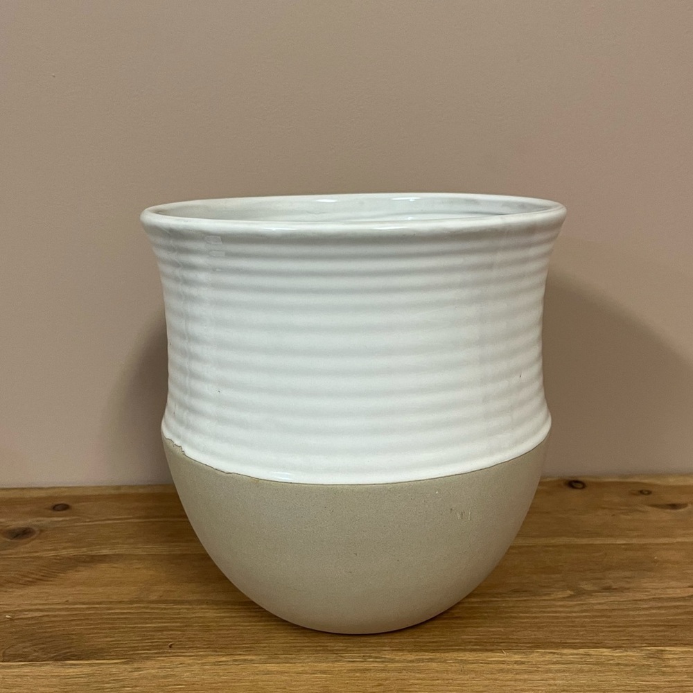 High Tide White and Cream Stoneware Pot